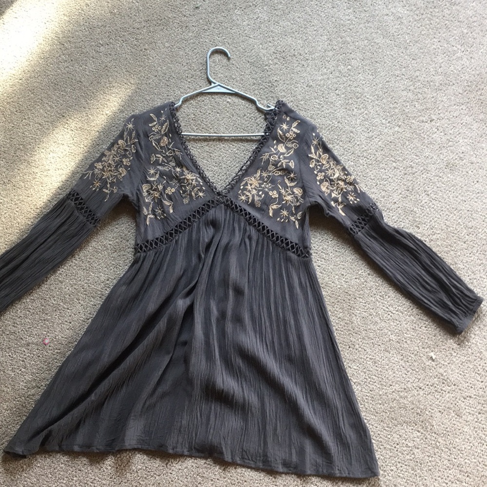 cute modern dress!